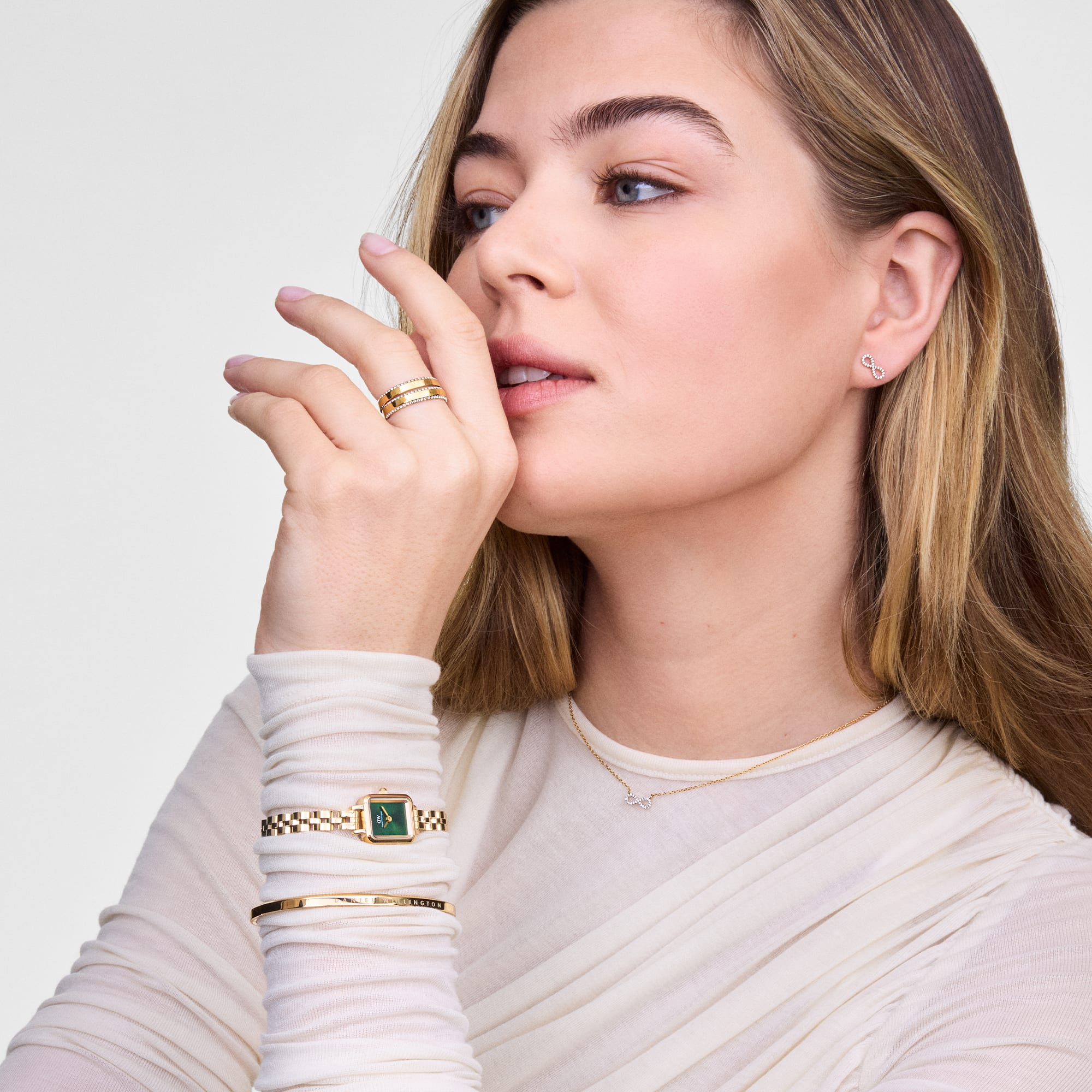 Mirelle Infinity Earrings Gold